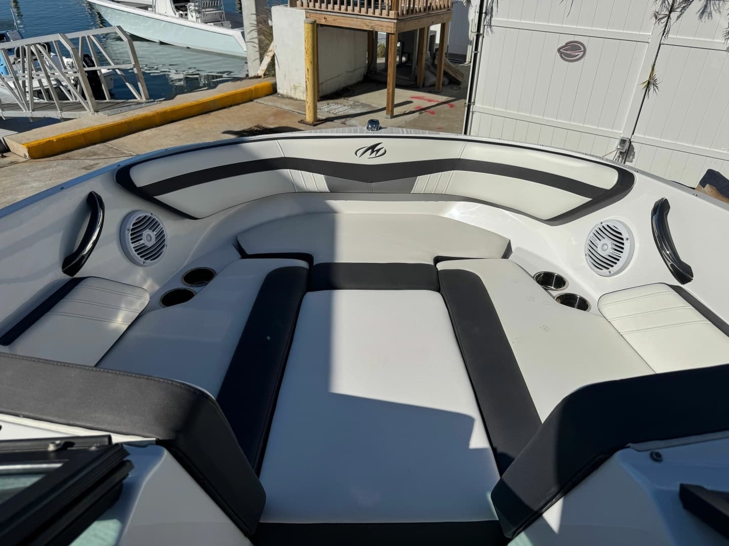 2020 Monterey M-205 - Image 23