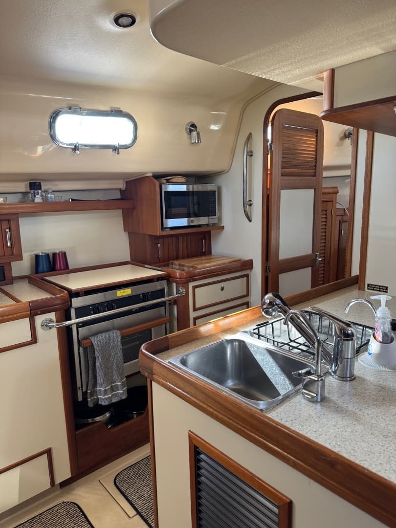 2008 Island Packet SP Cruiser - Image 17