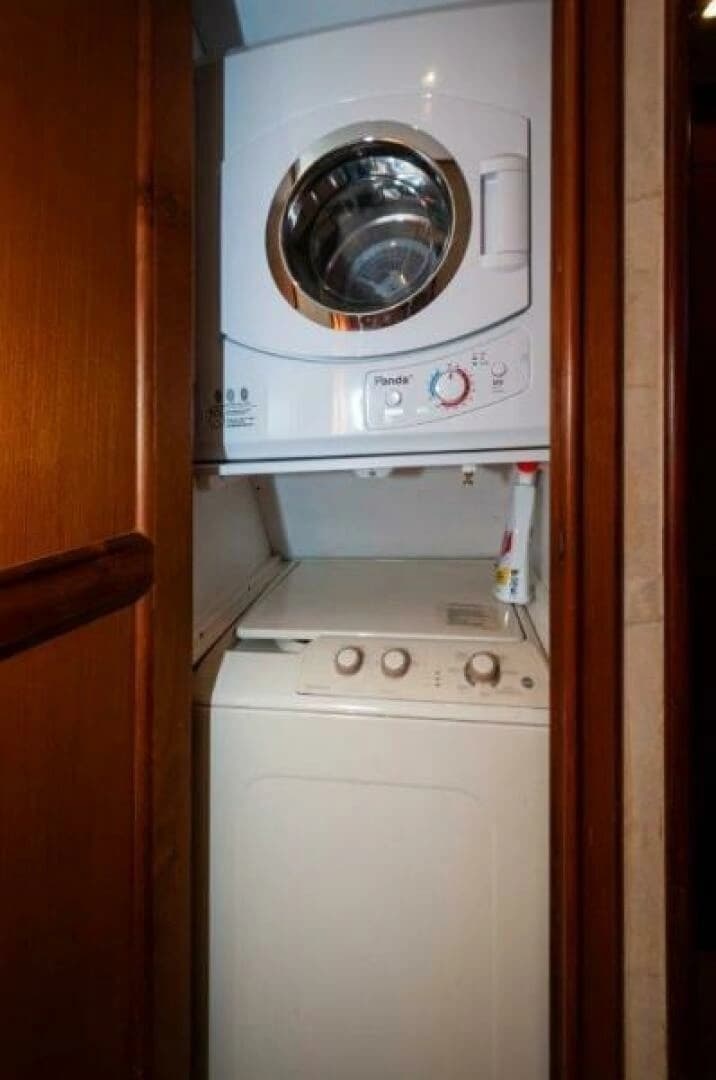 1998 Ocean 48 Super Sport - Image 12