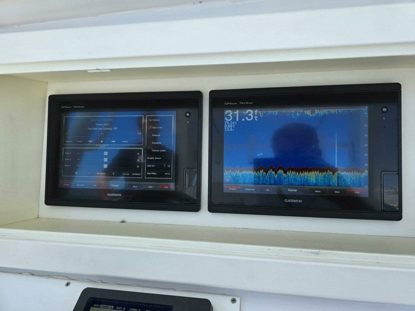 2012 Contender Custom 33 Center Console - Image 14