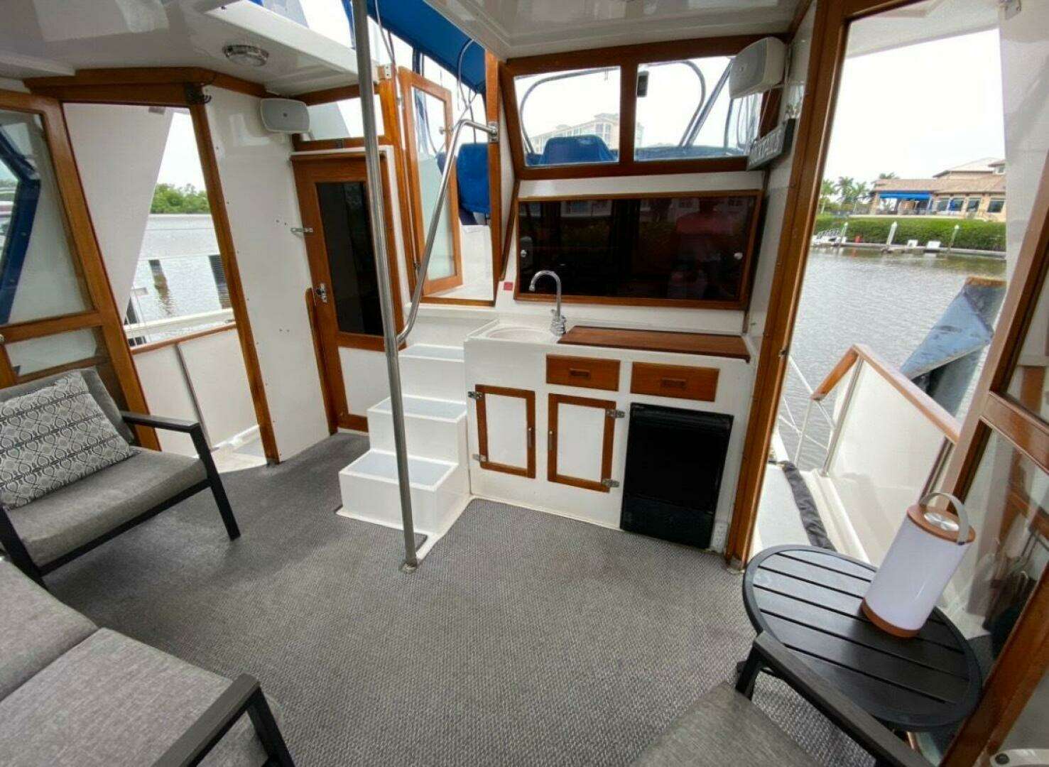 1986 Heritage East Sundeck 36 - Image 11