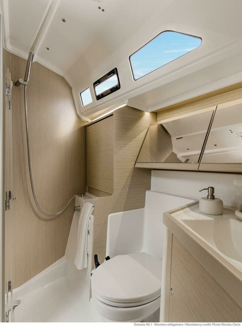 2025 Beneteau Oceanis 40.1 - Image 16