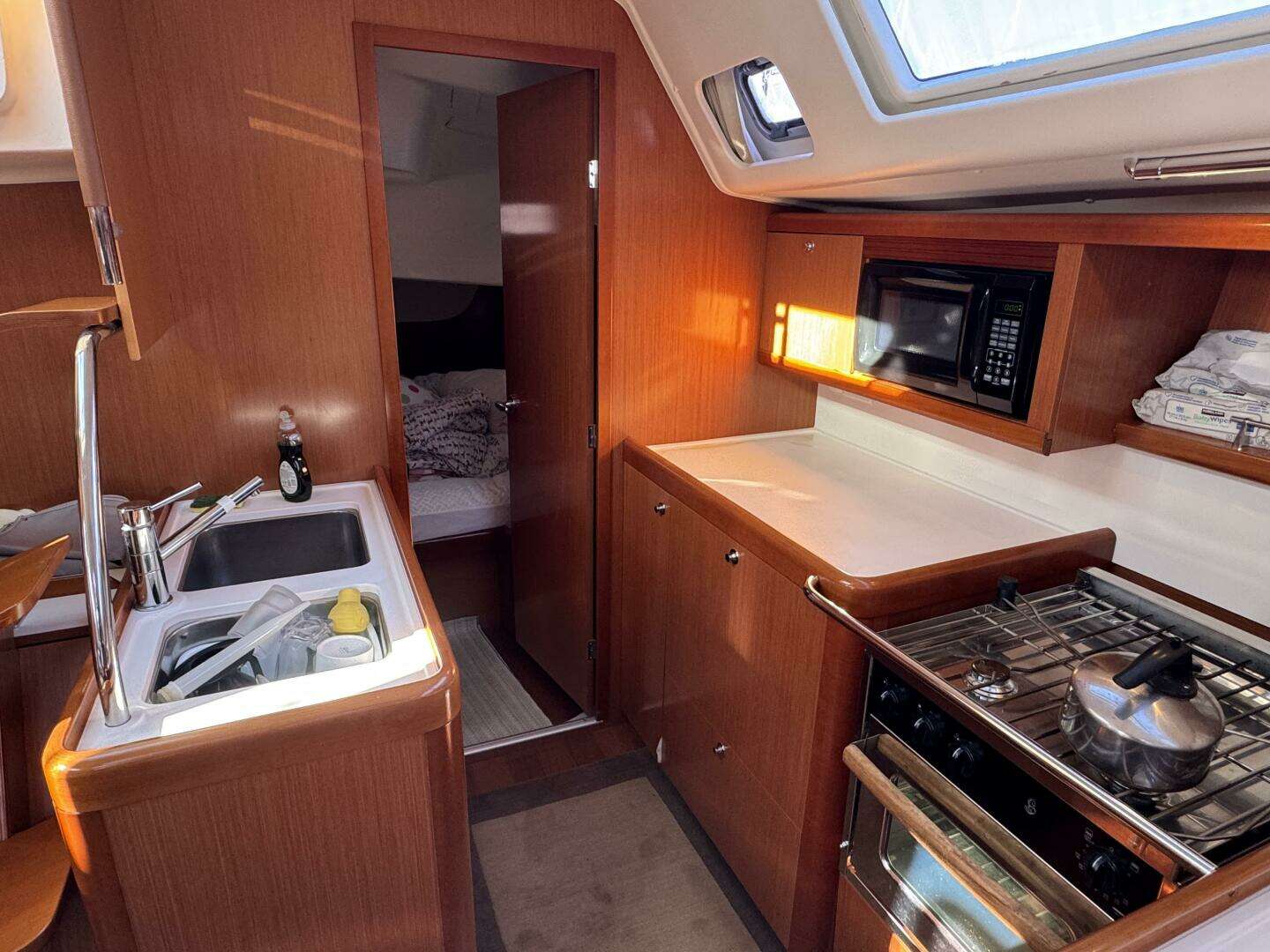 2009 Beneteau 49 - Image 13