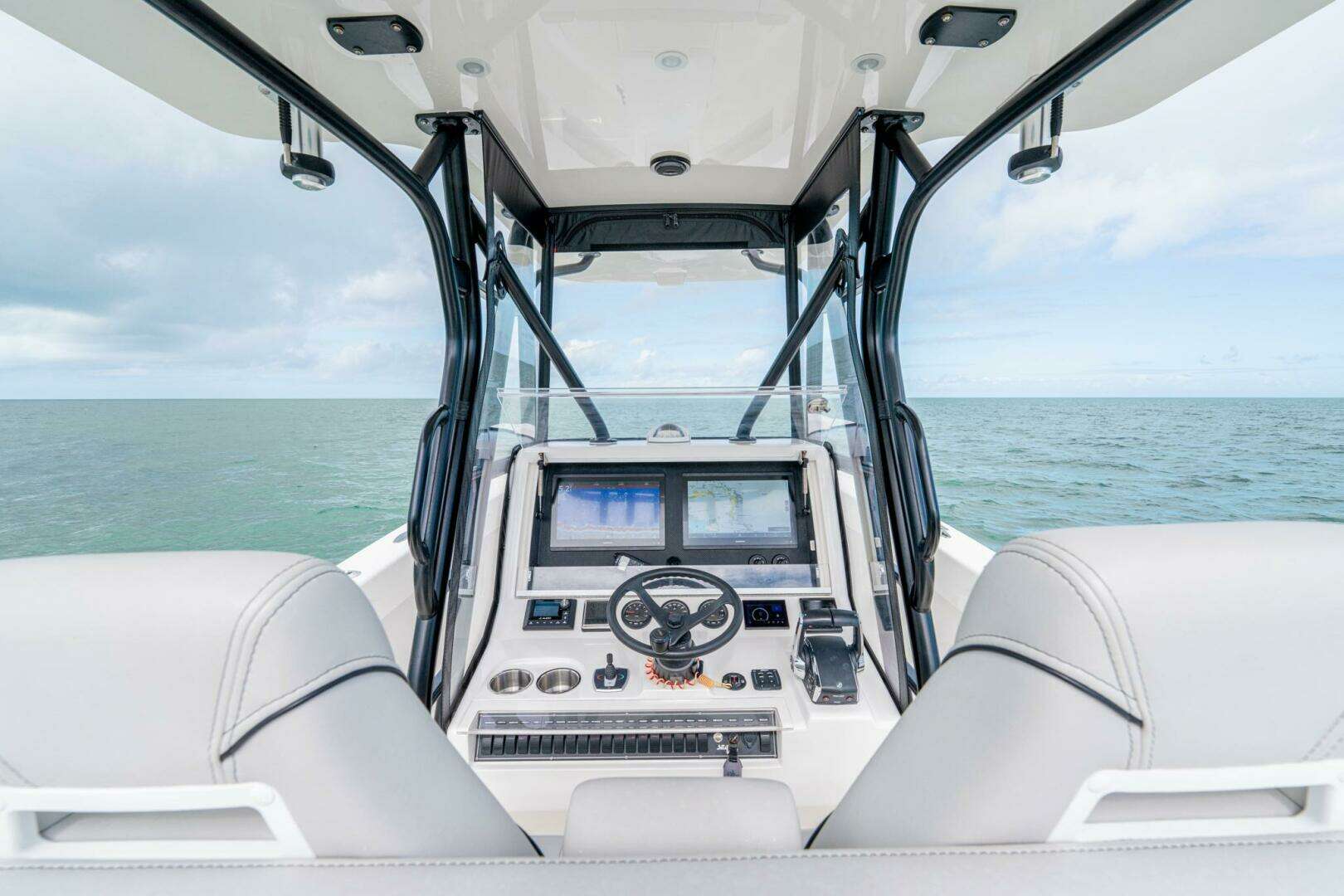 2024 SeaVee 322z - Image 32