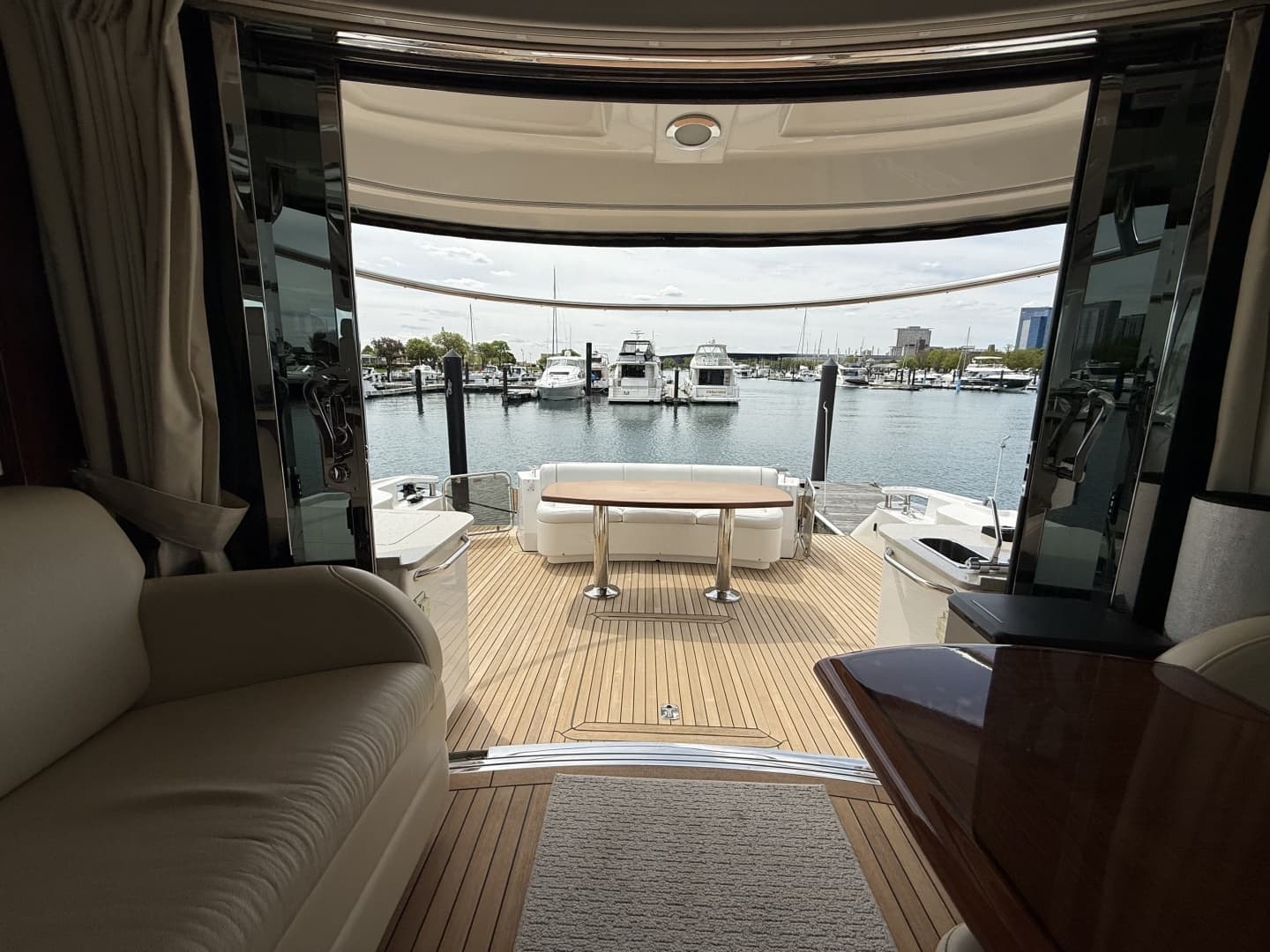 2009 Sea Ray 60 Sundancer - Image 25