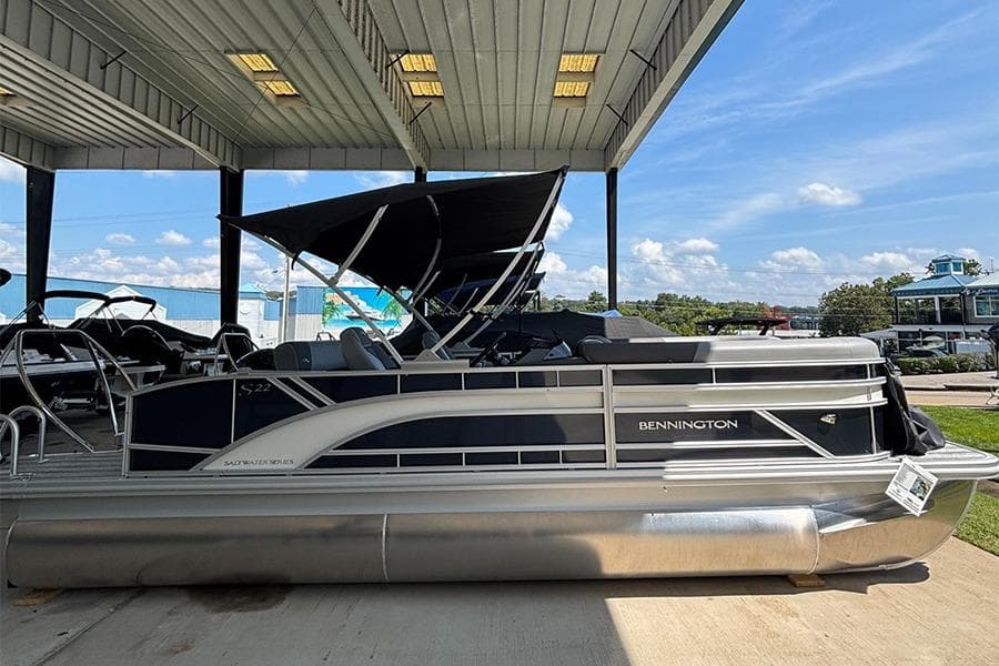 2025 Bennington 22 S SWINGBACK