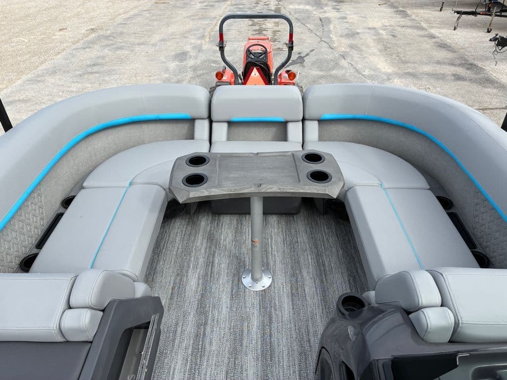 2026 Bennington 22 M Swingback - 7
