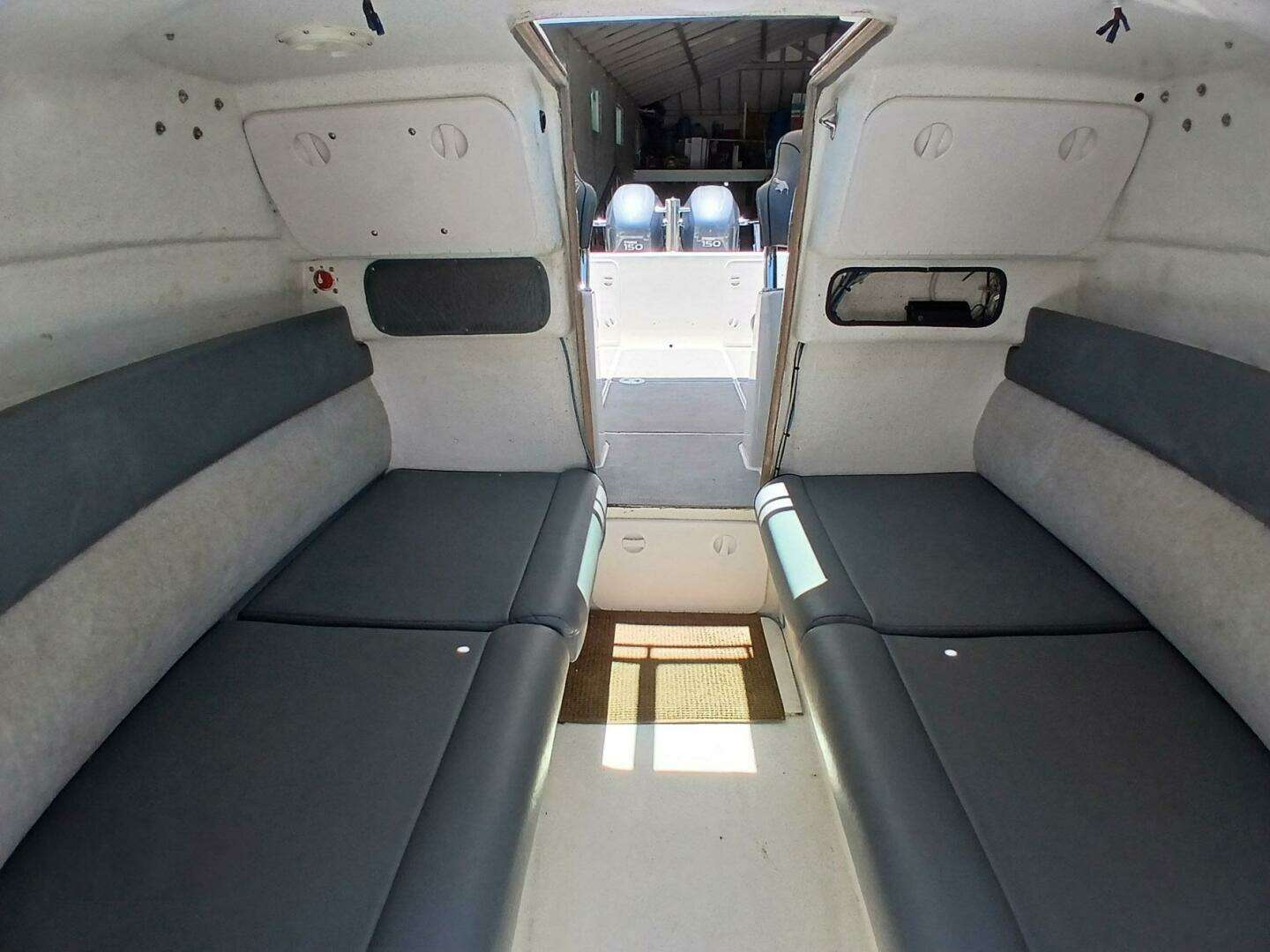2002 Protector 28 Targa - Image 14