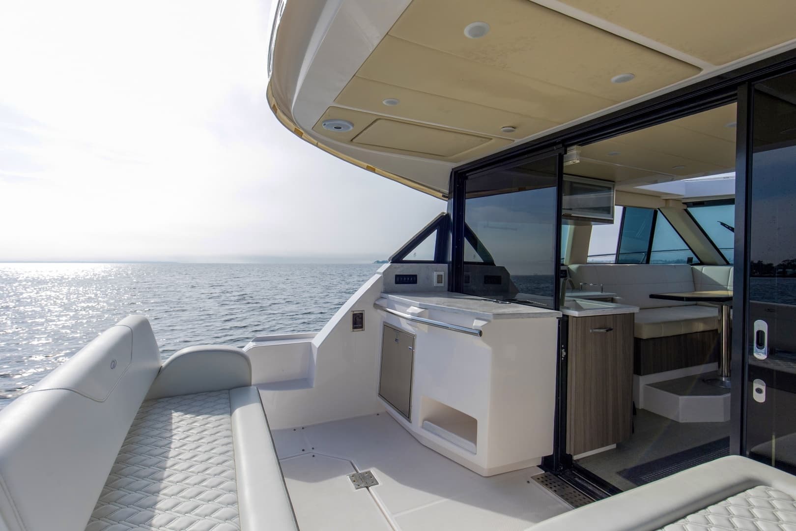2020 Regal 38 XO - Image 16