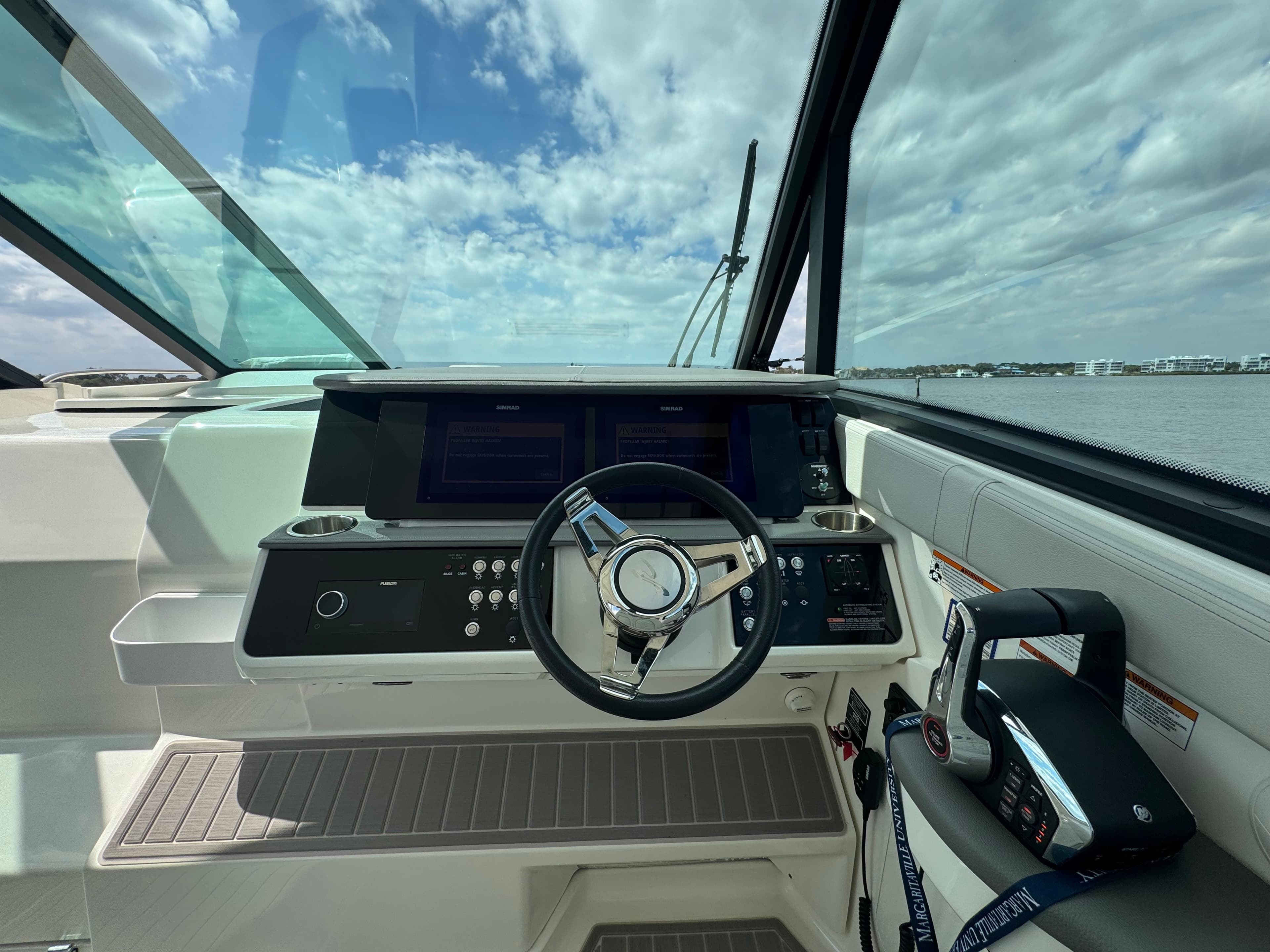2023 Sea Ray Sundancer 320 Outboard - 39