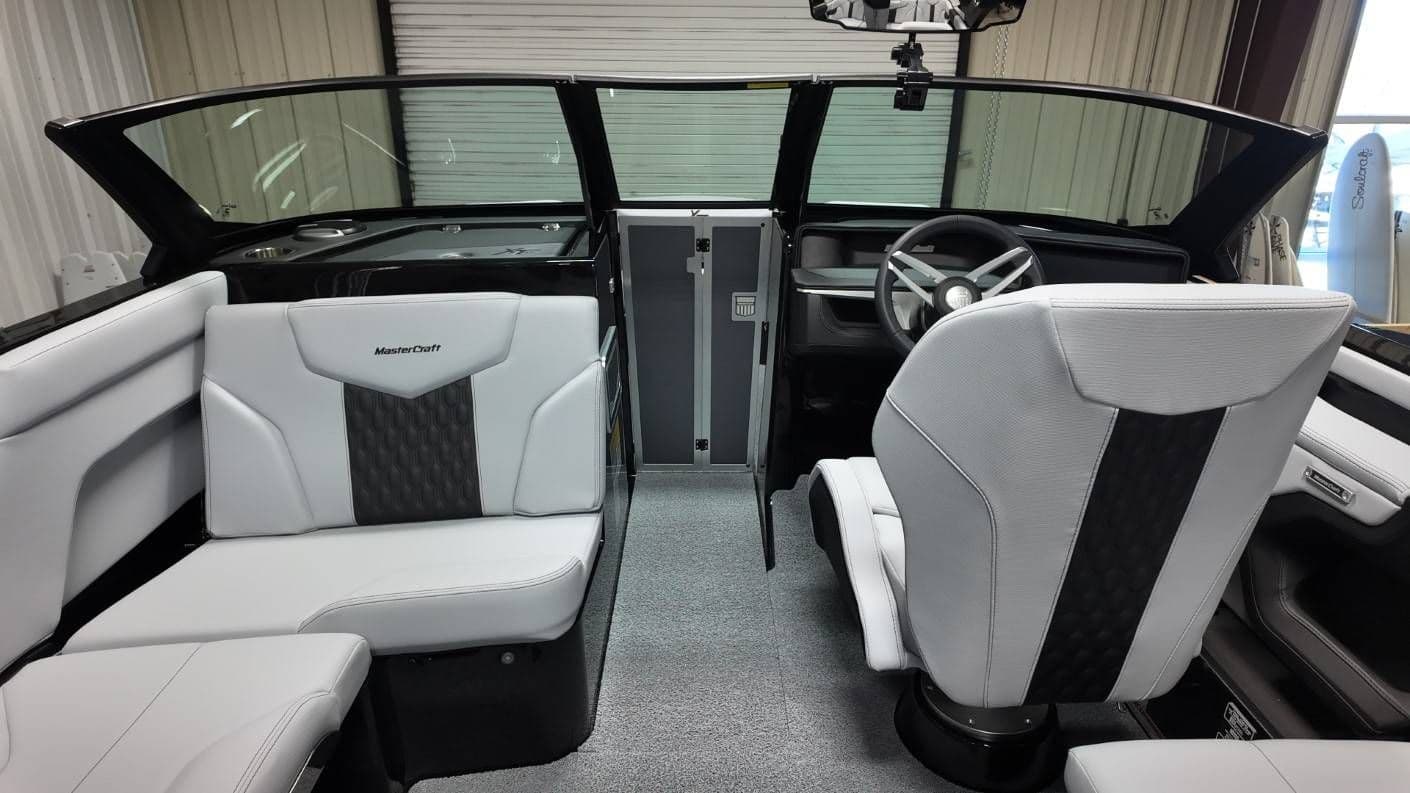 2026 MasterCraft XT24 - 40