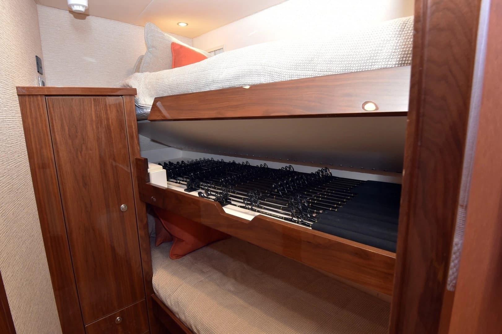 2019 Viking 80 Skybridge - Image 51