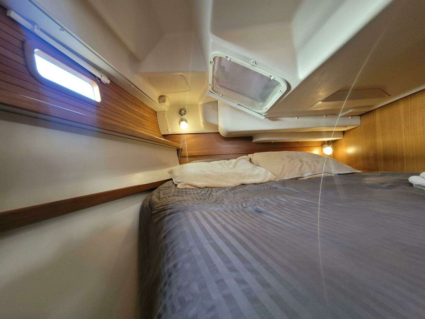 2015 Catalina 445 - Image 30