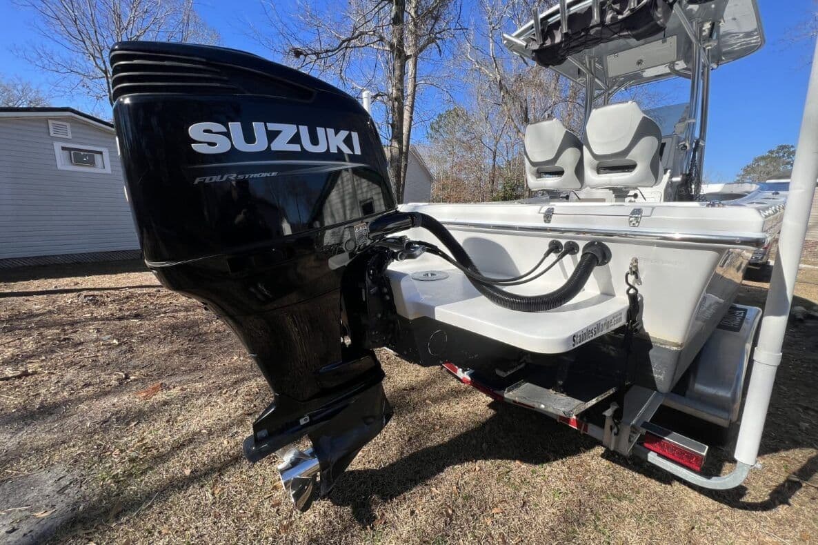 Suzuki Motor w/130 Hours