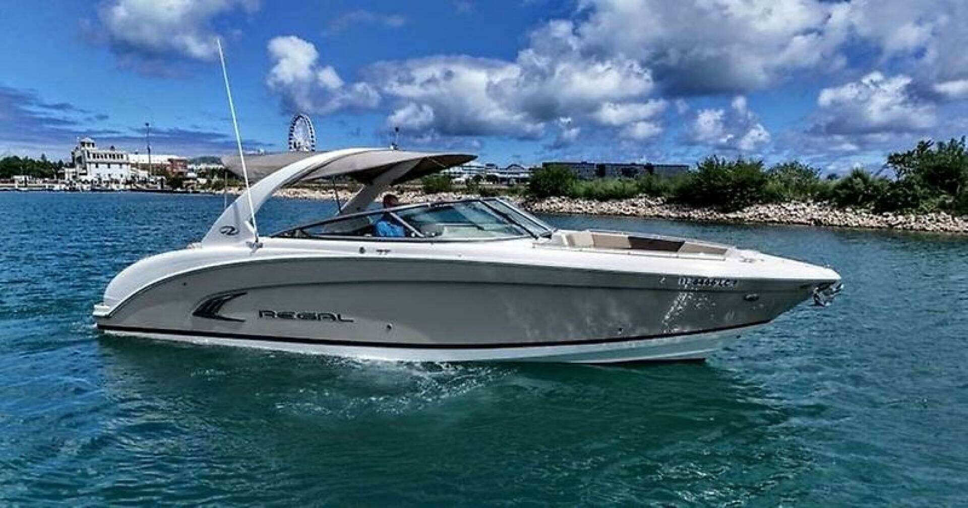 2013 Regal 3200 Bowrider - Image 6