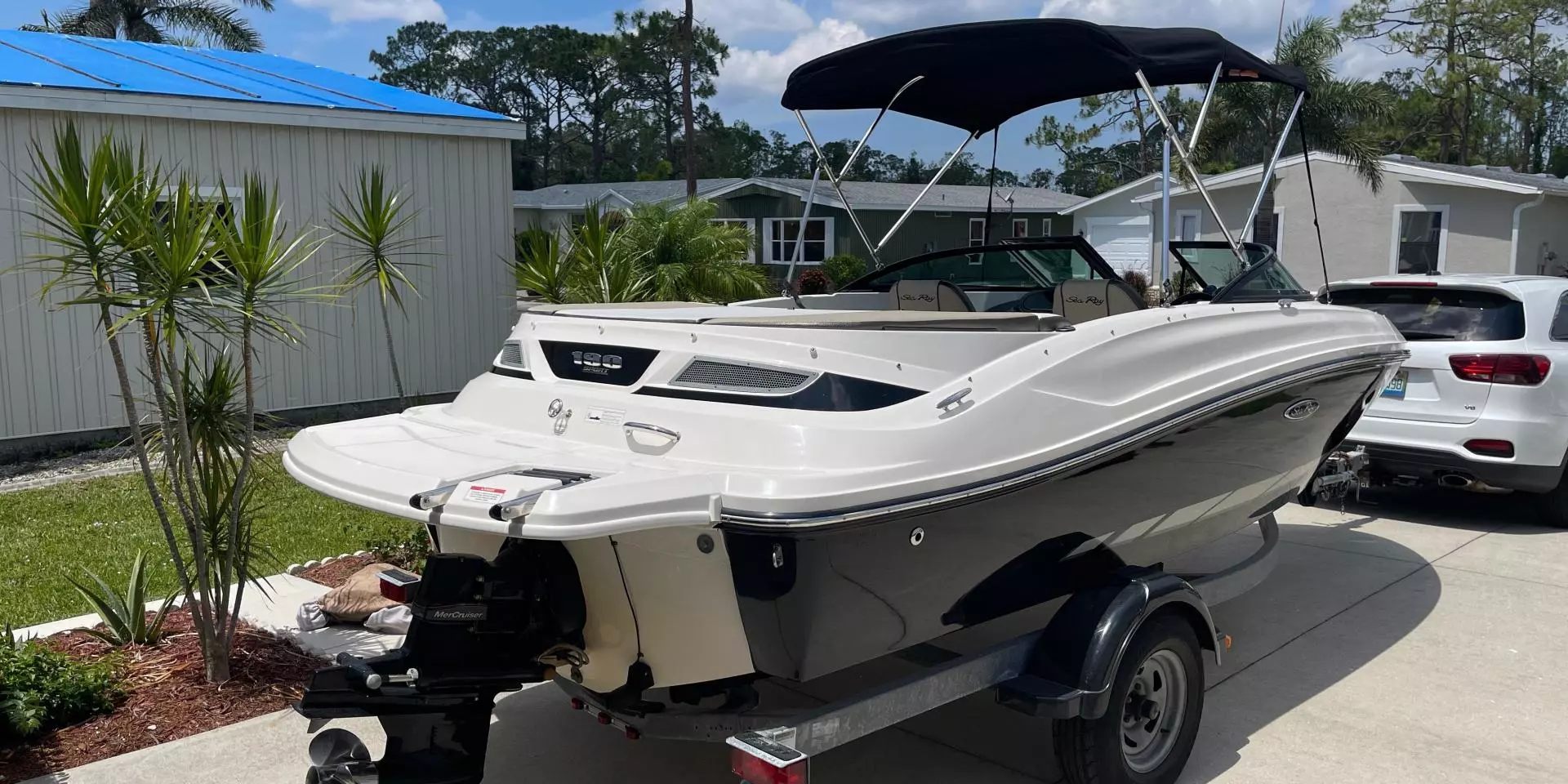 2015 Sea Ray 190 Sport - Image 3