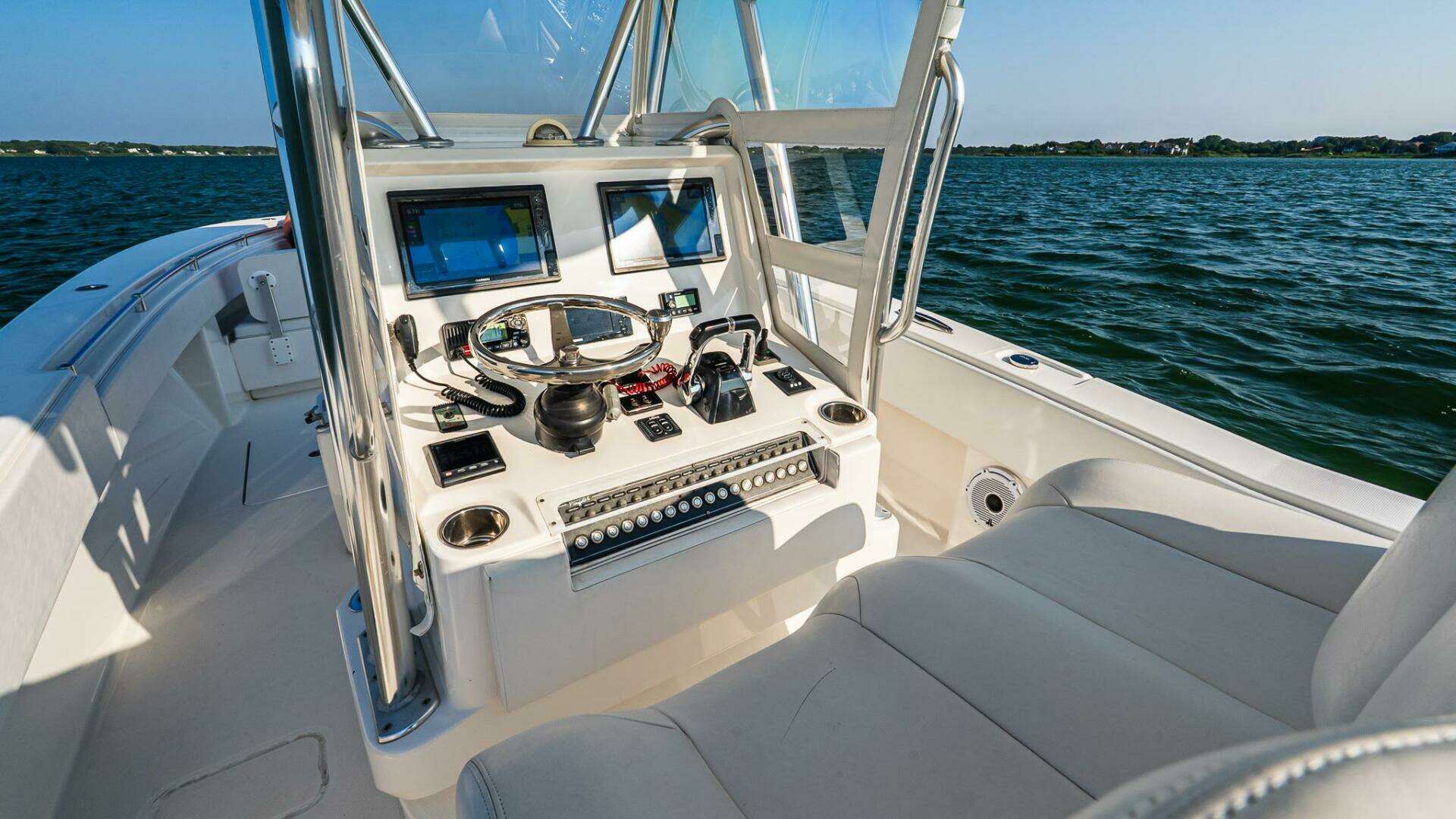 2016 Invincible 33 Open Fisherman - Image 16