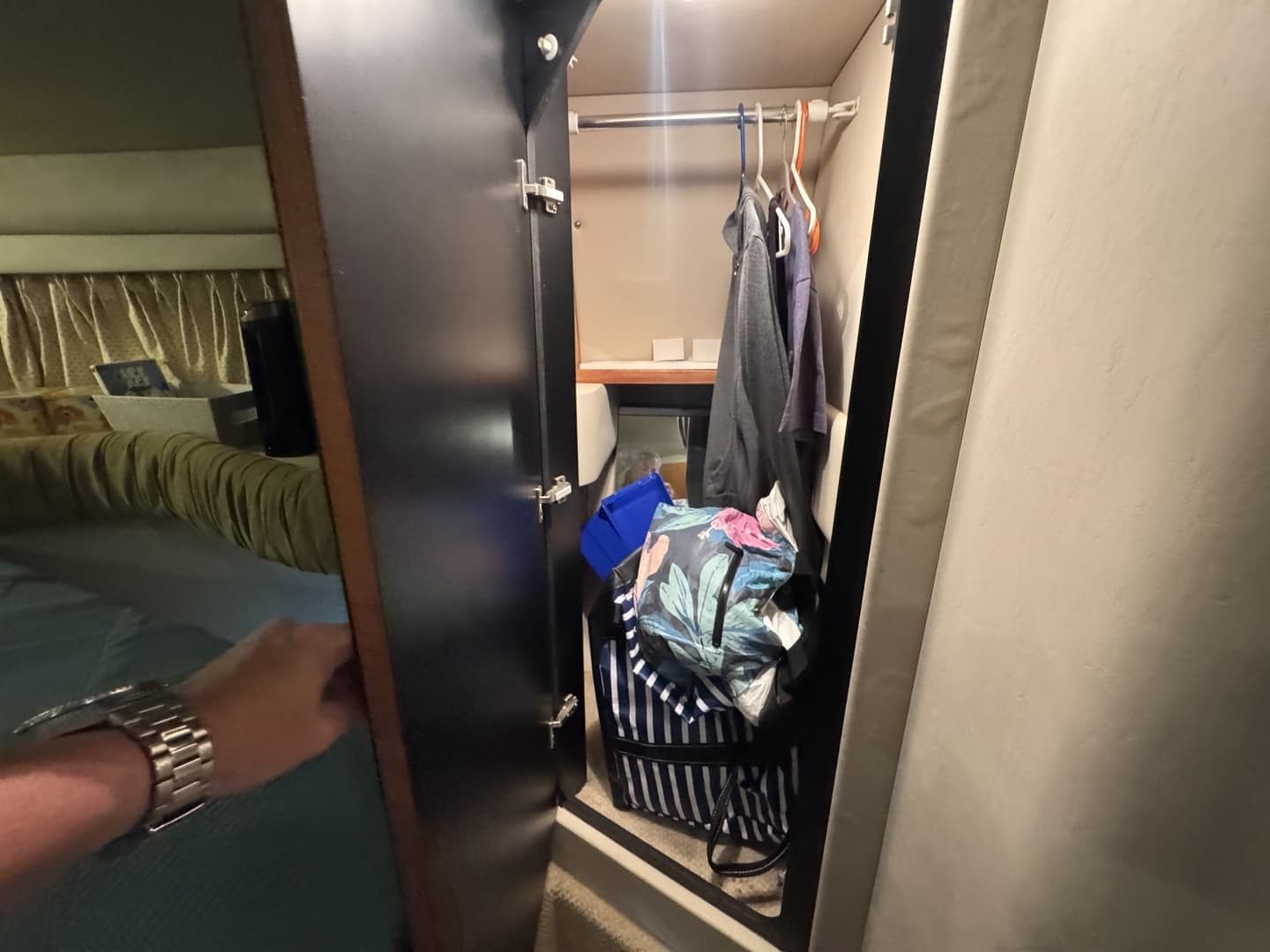 2001 Sea Ray 380 Aft Cabin - Image 73