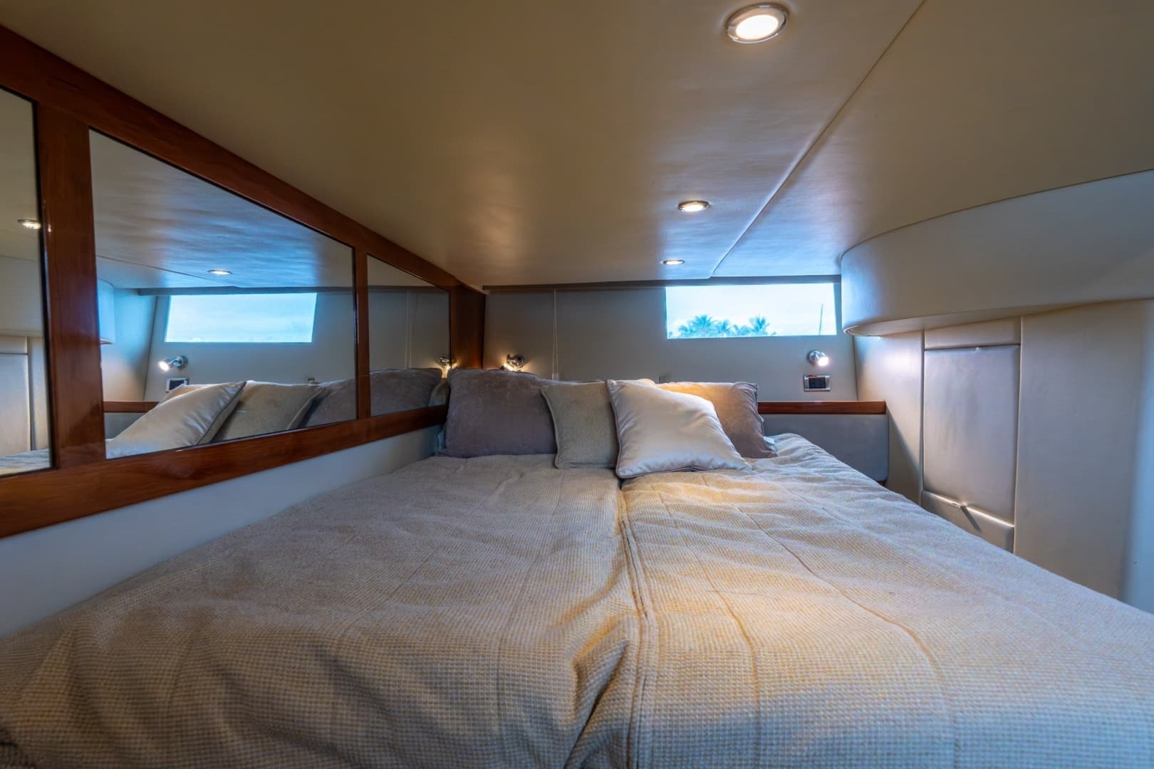 2011 Riviera 43 Open Flybridge - Image 31