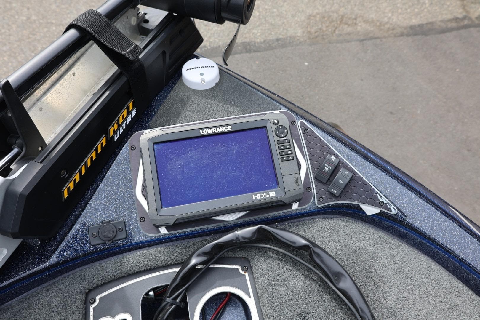 Lowrance HDS display on 2018 Skeeter FX21 Limited Edition boat with Minn Kota trolling motor.