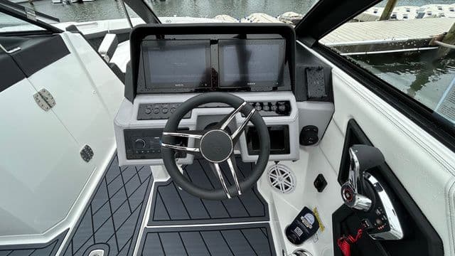 2026 Cobalt R6 Outboard Coastal Edition Bowrider - 5