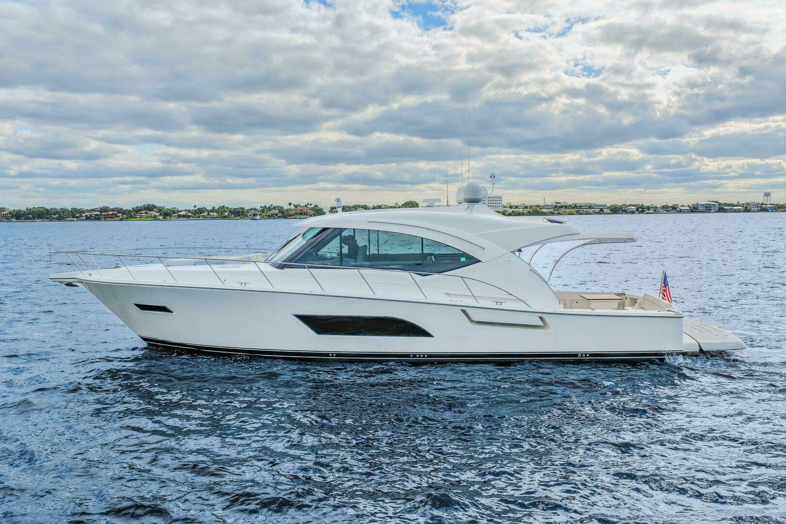 2015 Riviera 565 SUV - Image 19
