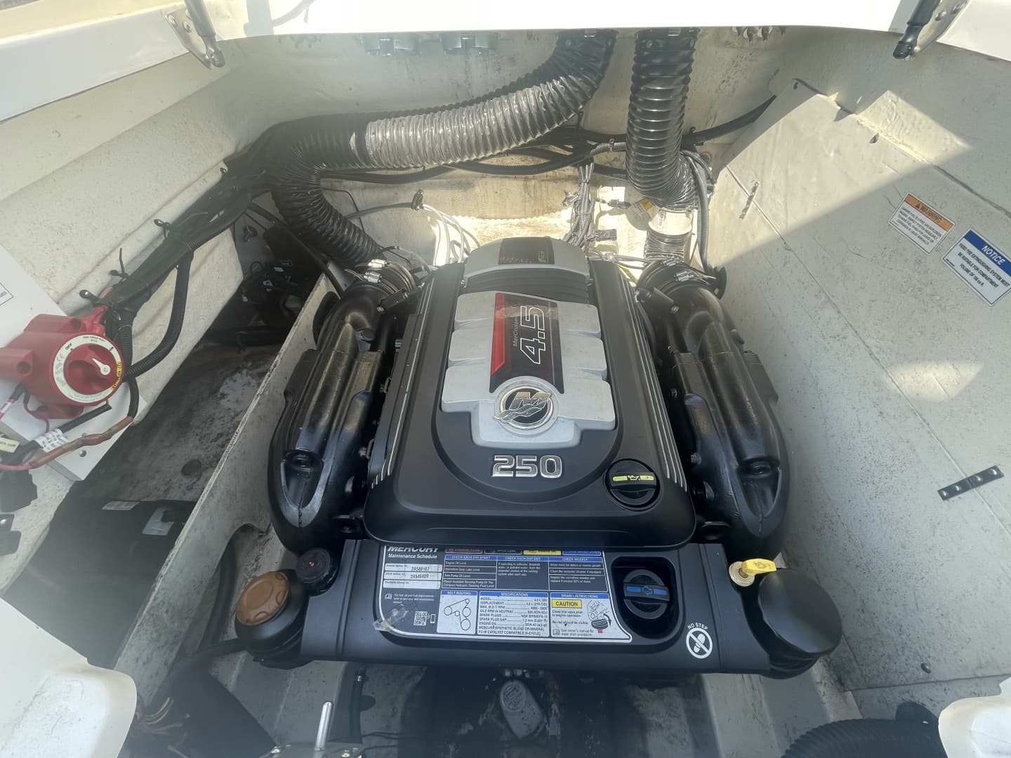 2019 Bayliner VR6 Bowrider I/O - Image 30
