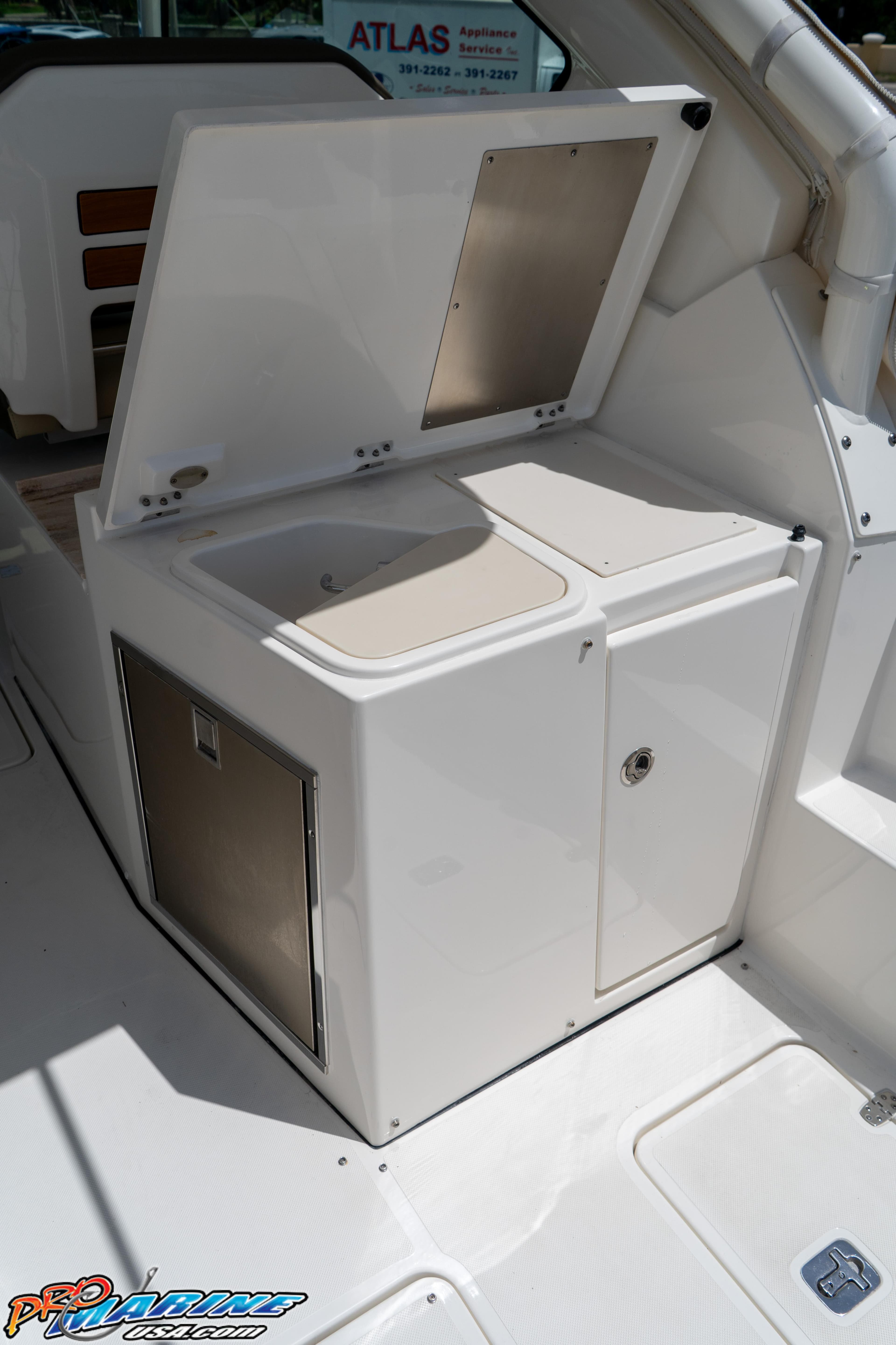 2021 Pursuit DC 326 Dual Console - 60