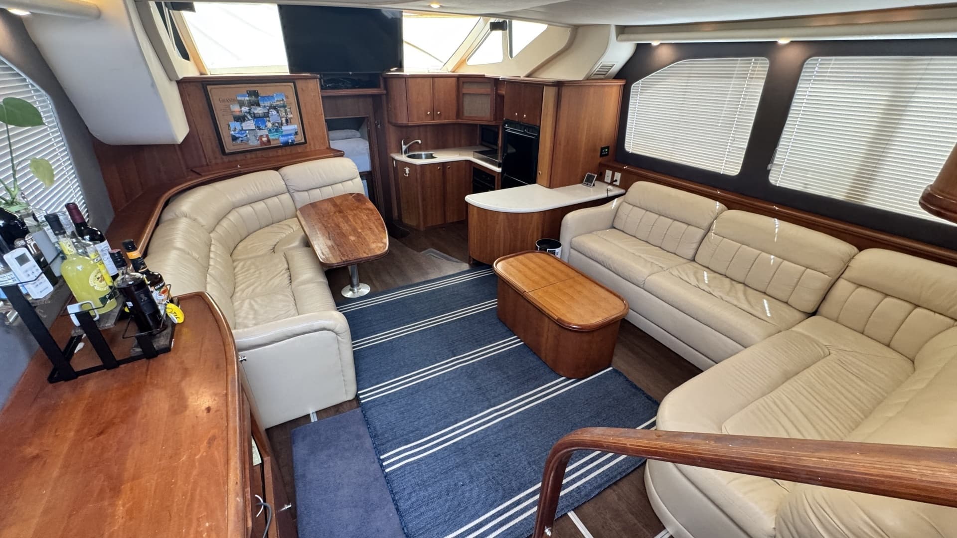 2003 Silverton 43 Motor Yacht - Image 30