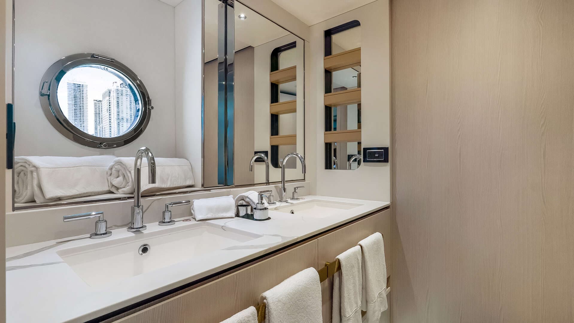 2025 Azimut 78 FLY - Image 25