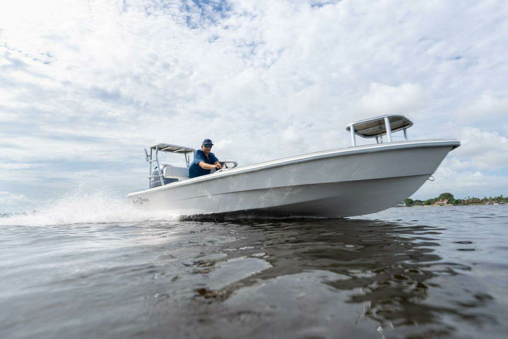 2025 BlueZones Boatworks 16' Flats - Image 9