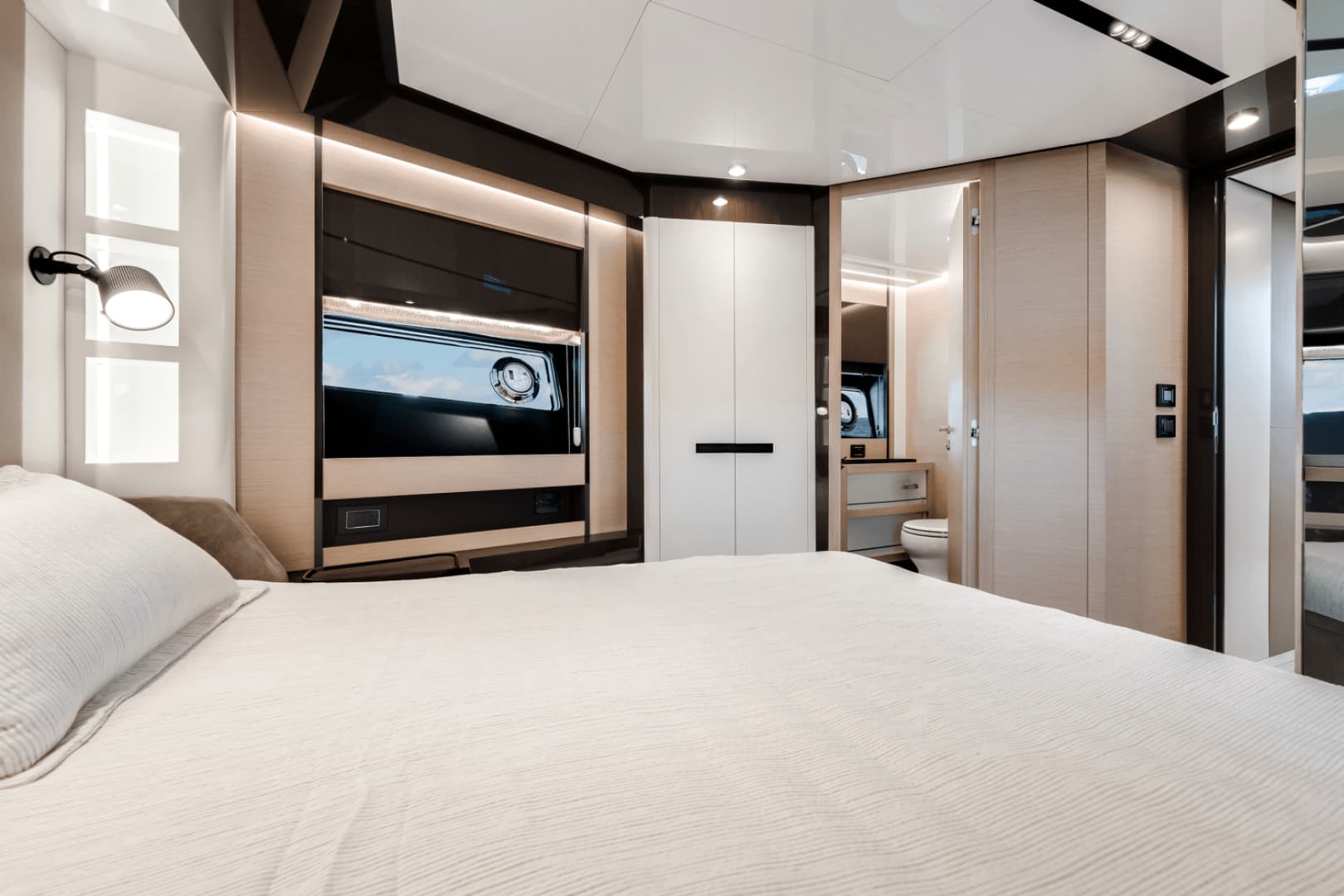 2024 Azimut S8 - Image 57