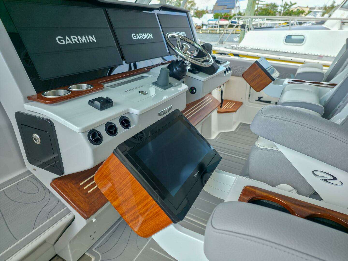 2025 Regal 50 SAV - Image 24