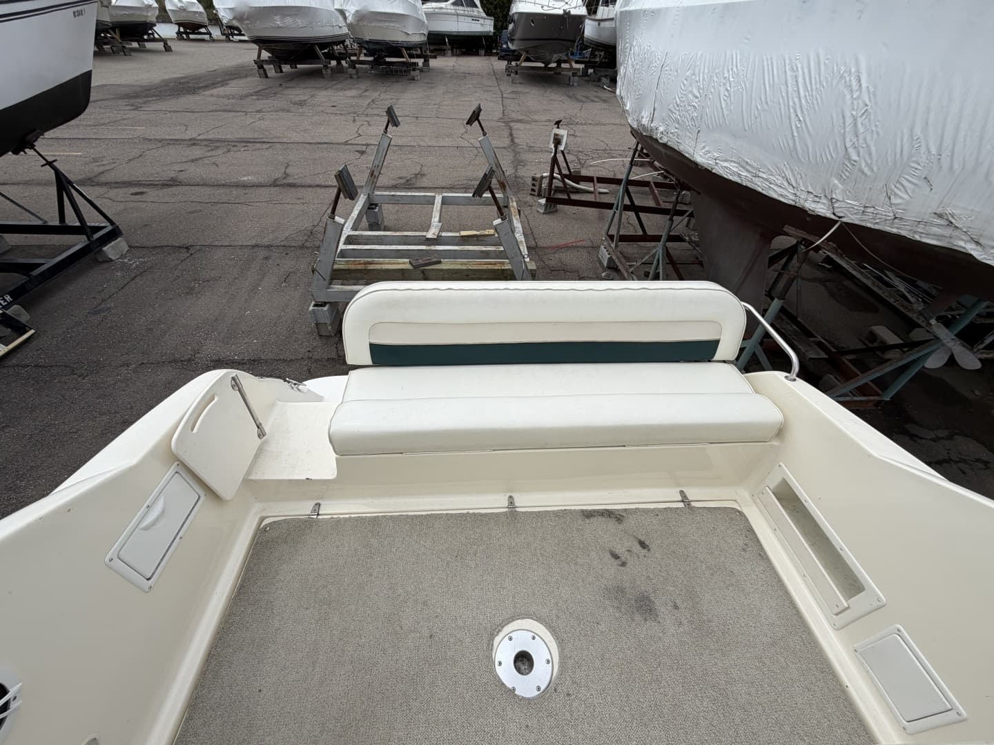 1998 Rinker 266 Fiesta Vee - Image 26