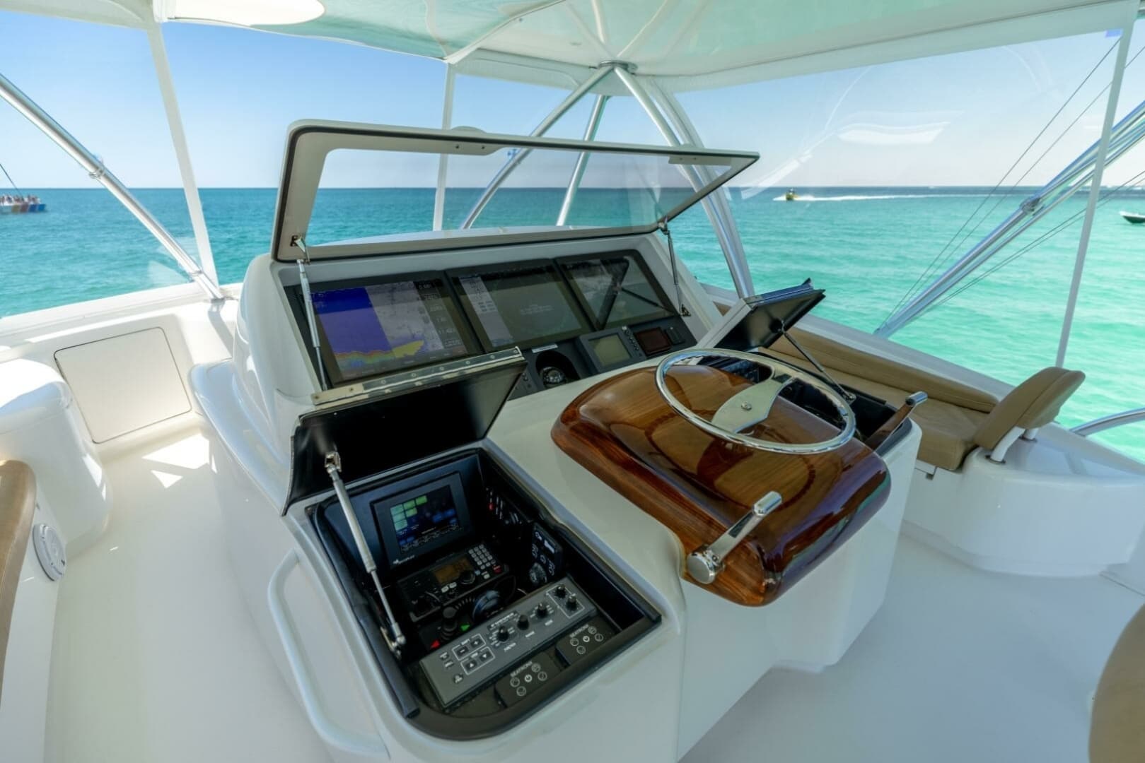2015 Viking 62 Convertible - Image 27