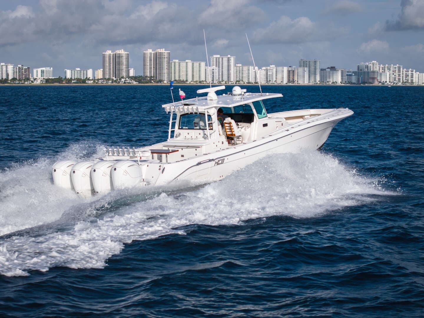 2020 HCB 53 Suenos - Image 4
