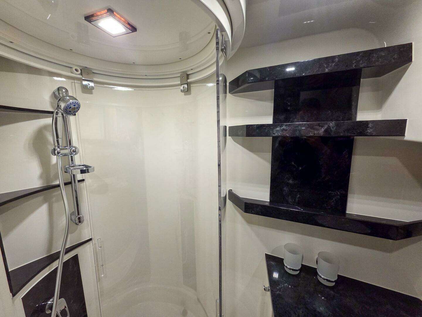 2026 Marex 330 Scandinavia - Image 22