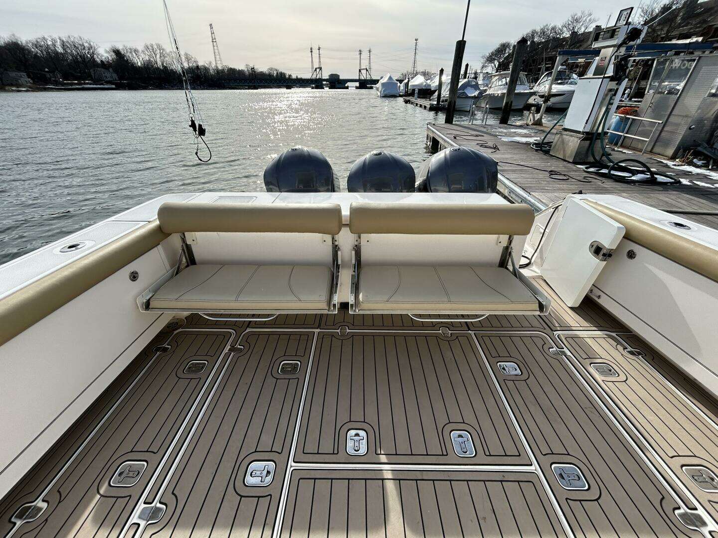 2018 Pursuit OS 385 Offshore - Image 5