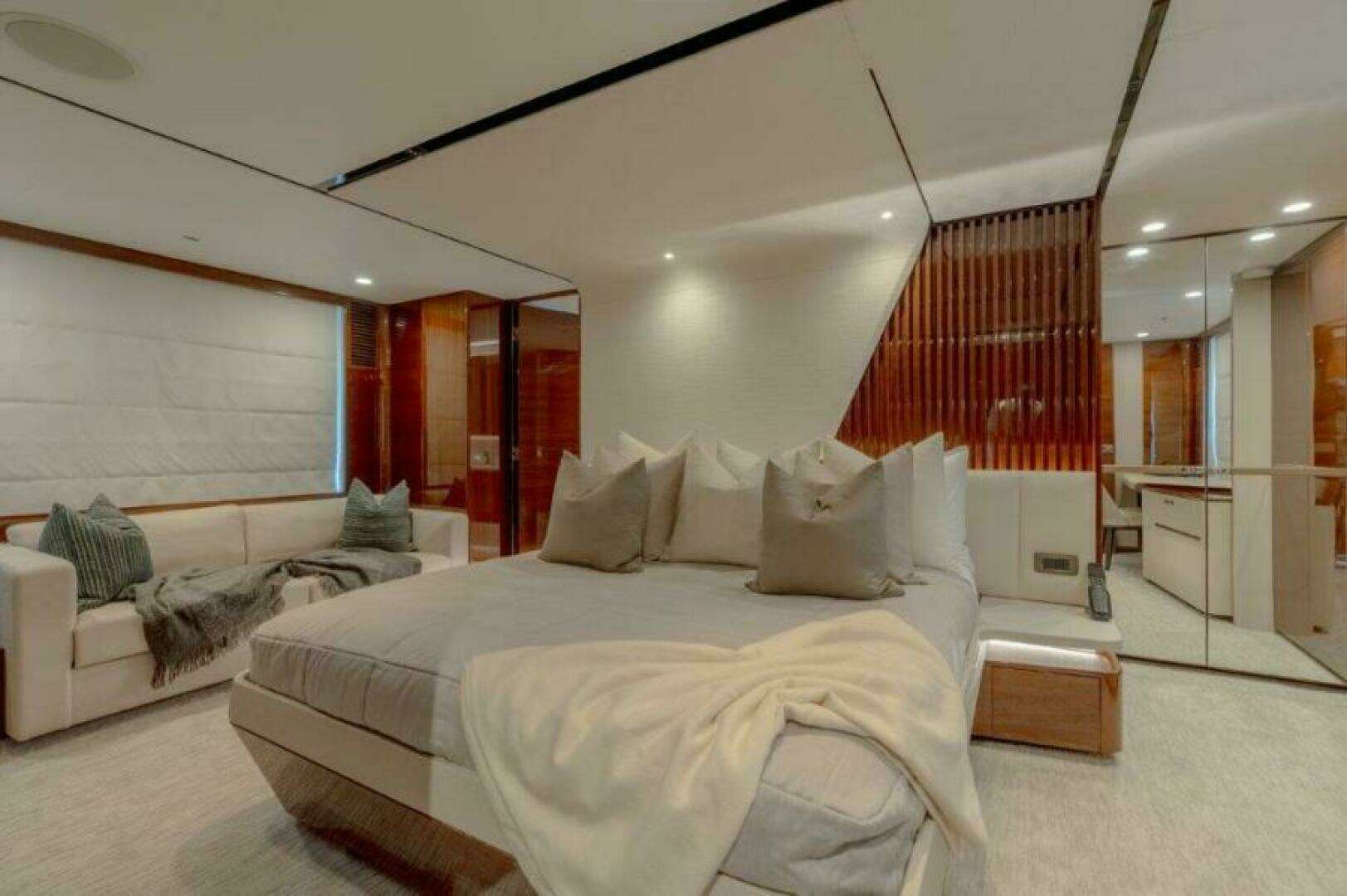 2019 Princess 85 Motor Yacht - Image 9