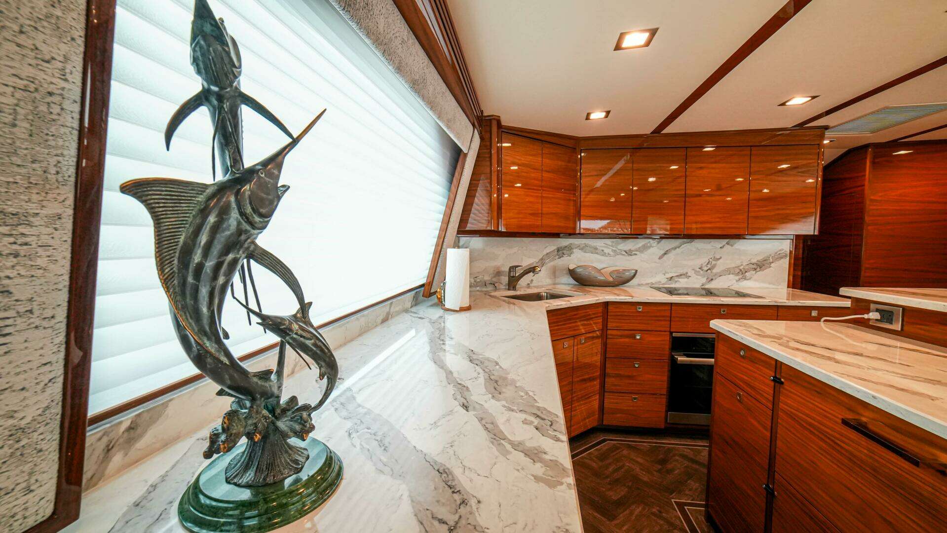 2023 Viking 72 Convertible - Image 37