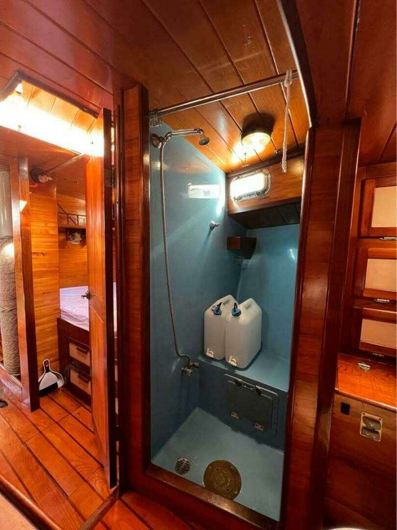 1993 Custom Baraka 46 - Image 12