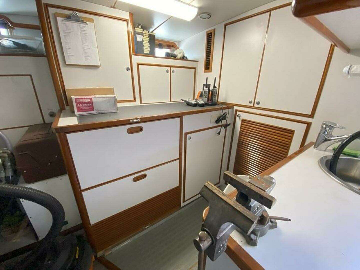2005 Offshore Yachts — - Image 29