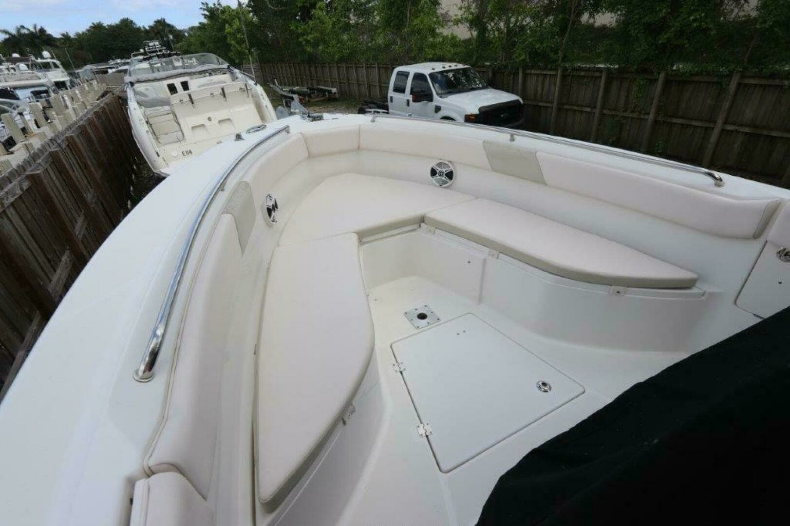 2017 Robalo R260 Center Console - Image 17