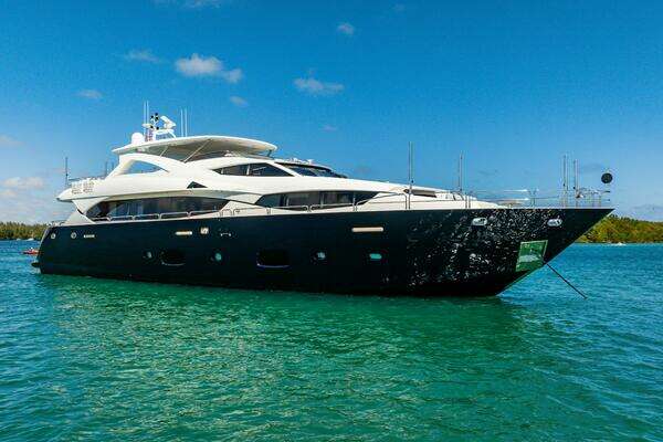 2011 Sunseeker 34 Metre Yacht