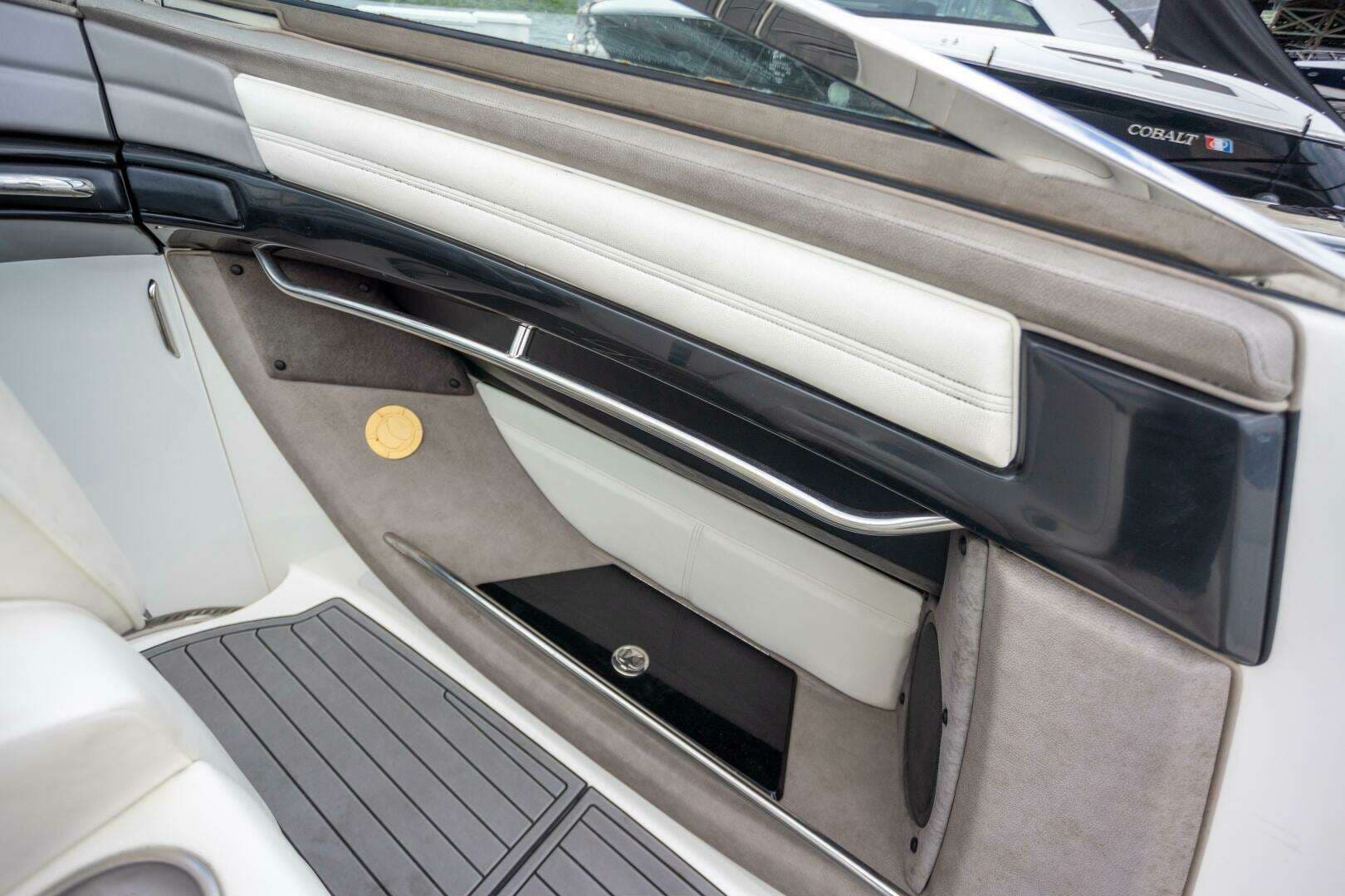 2005 Cobalt 343 - Image 16