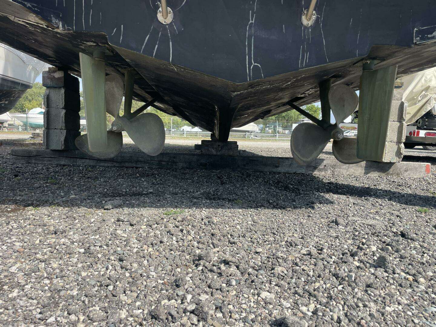 1989 Silverton 37 Convertible - Image 8