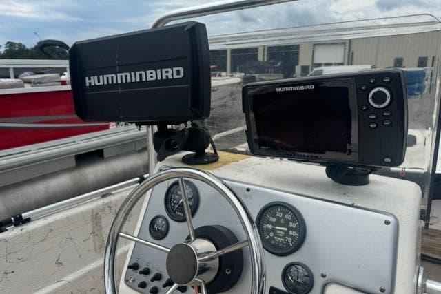 Console of a 2006 Carolina Skiff 178 DLX with Humminbird electronics.
