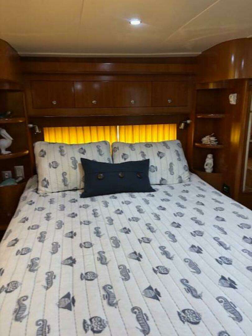 2006 Carver 43 Motor Yacht - Image 115