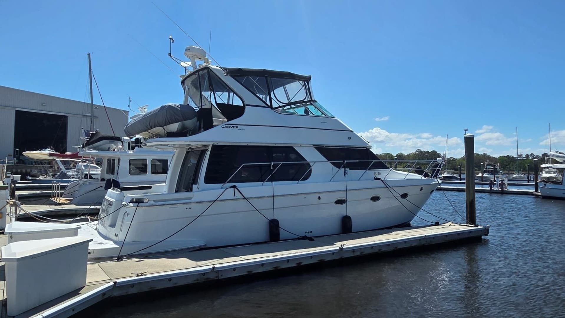 2000 Carver 450 Voyager Pilothouse - Image 2