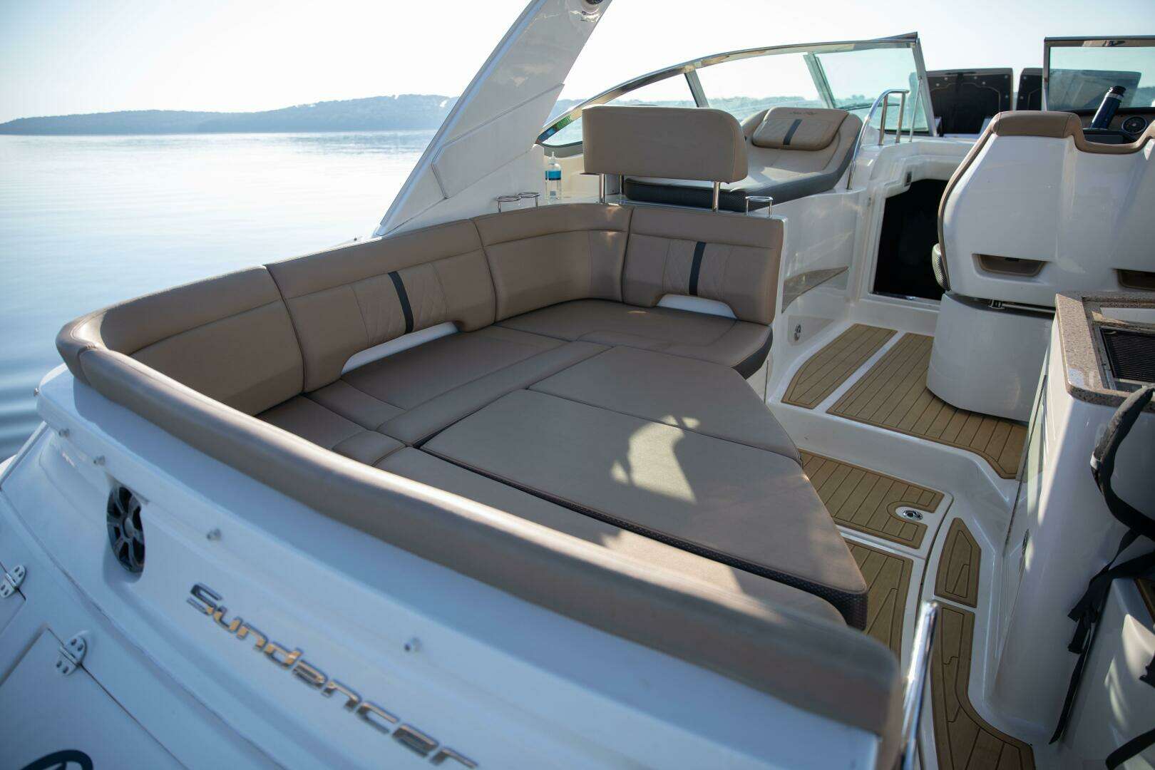 2016 Sea Ray 350 Sundancer - Image 50
